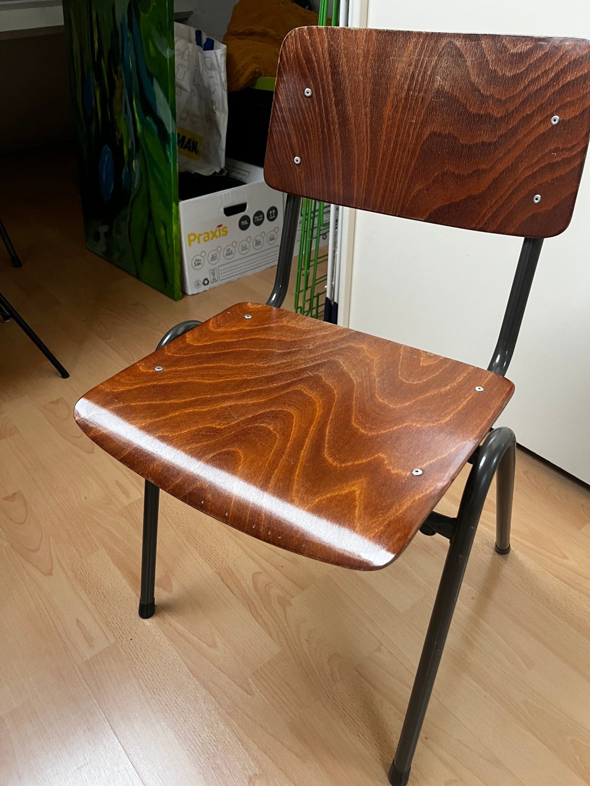 Vintage schoolstoelen (2 stuks), Huis en Inrichting, Stoelen, Ophalen, Gebruikt, Twee, Bruin