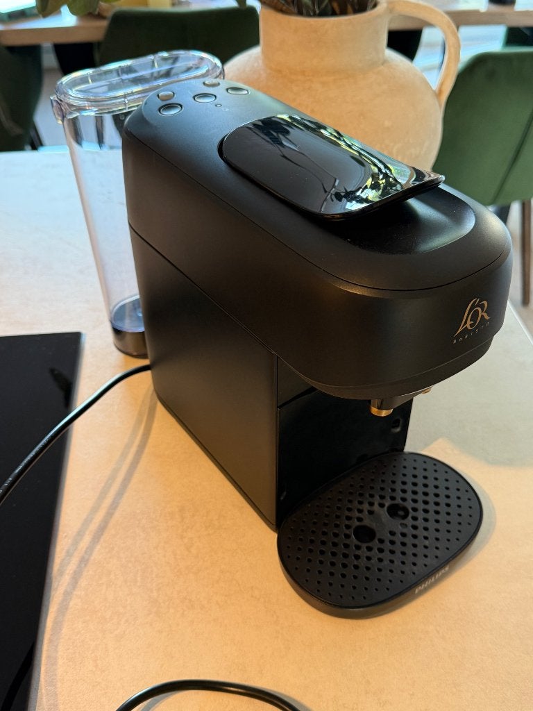 L'OR Barista Sublime koffiemachine met melkopschuimer, Koffiemachine, Ophalen of Verzenden, Zo goed als nieuw, 2 tot 4 kopjes