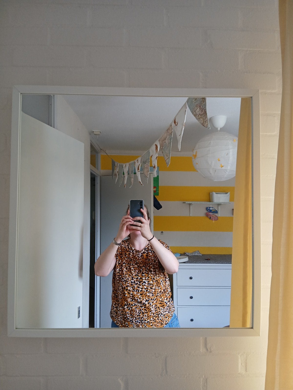 IKEA spiegel met witte lijst 70x70 cm - zo goed als nieuw, Ophalen, Vierkant, 50 tot 100 cm, Minder dan 100 cm