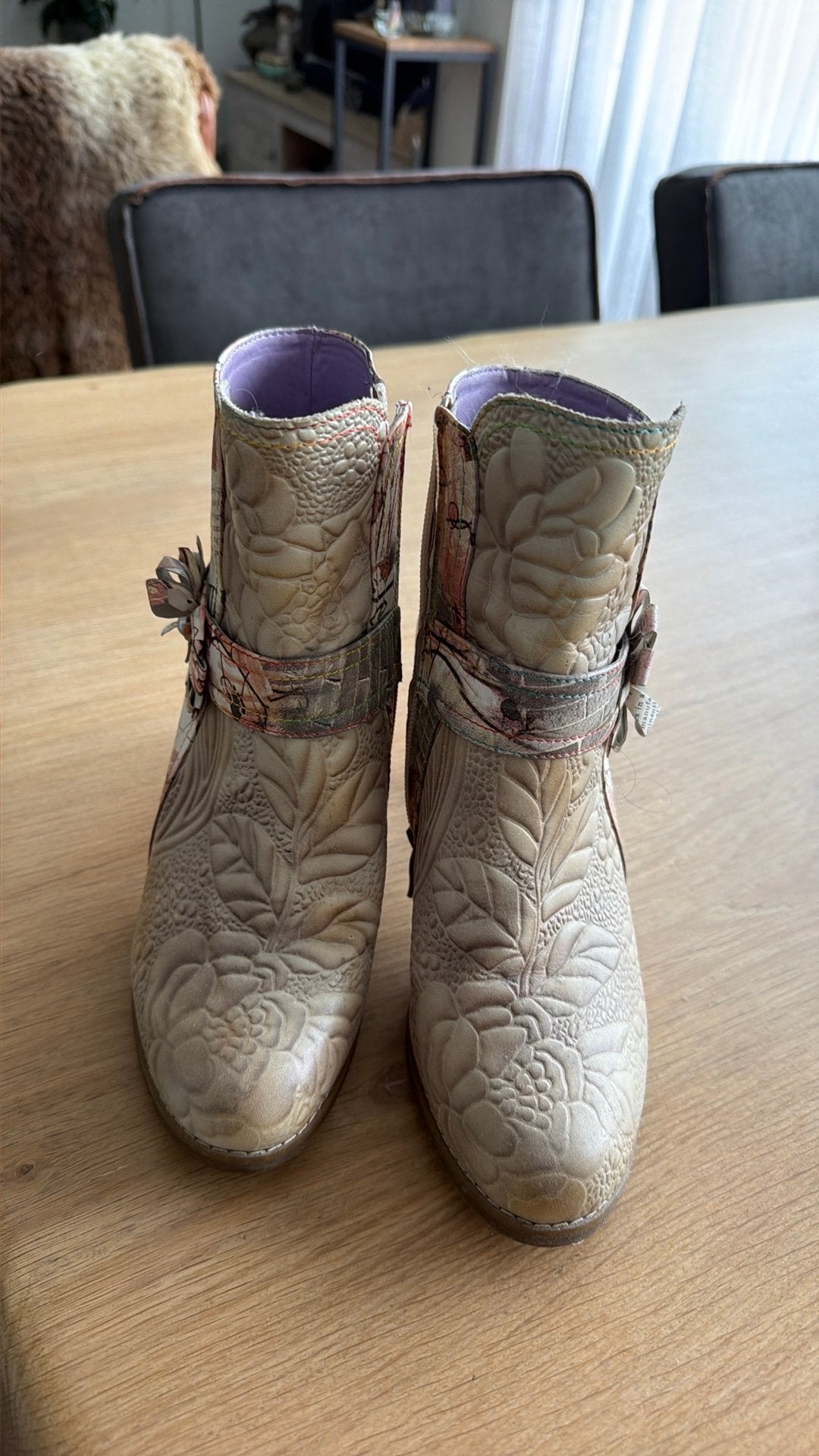 Aparte laarsjes van Laura Vita, Overige kleuren, Lage of Enkellaarzen, Ophalen of Verzenden, Zo goed als nieuw