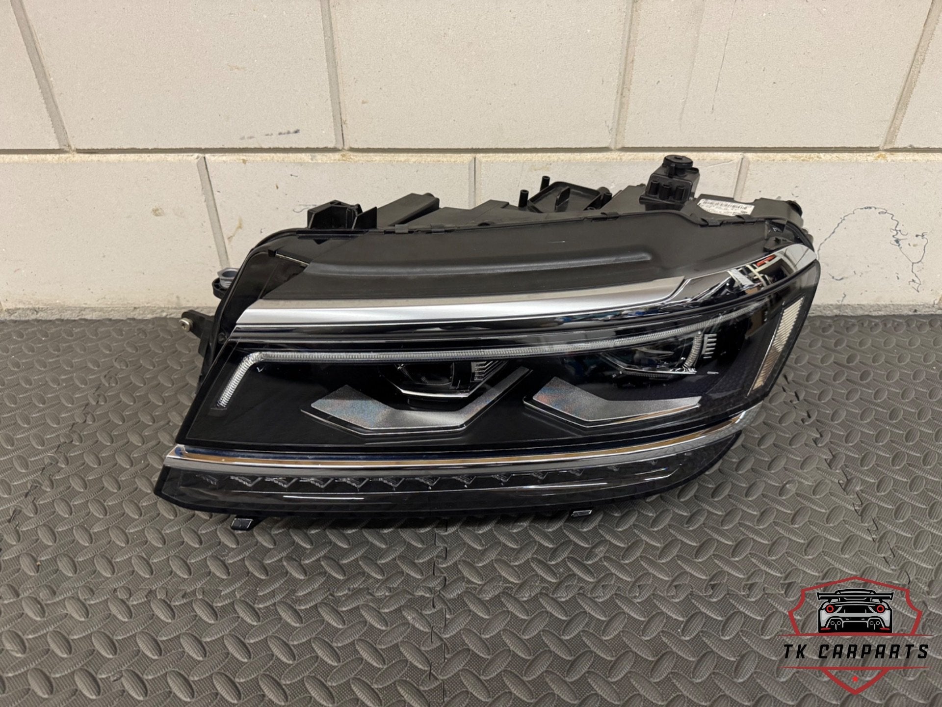Volkswagen Tiguan full led koplamp links 5nb941081e, Auto-onderdelen, Verlichting, Volkswagen, Volkswagen AG, Nieuw, Berliner Ring 2
38440  Wolfsburg, DE