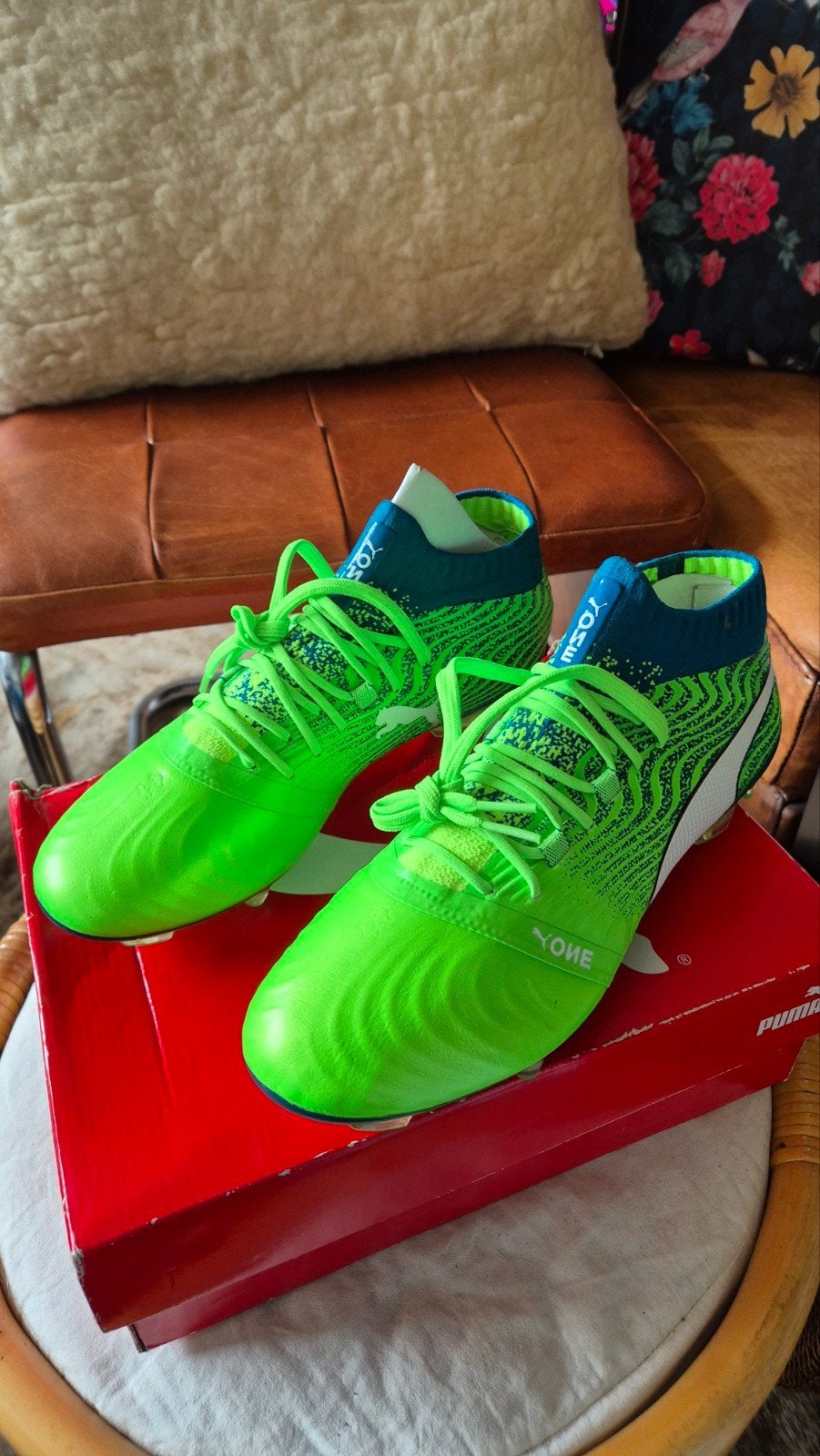 Nieuwe in doos Puma voetbal schoenen leer mt 42 met doos, Sport en Fitness, Voetbal, Maat XS of kleiner, Schoenen, Nieuw, Ophalen of Verzenden