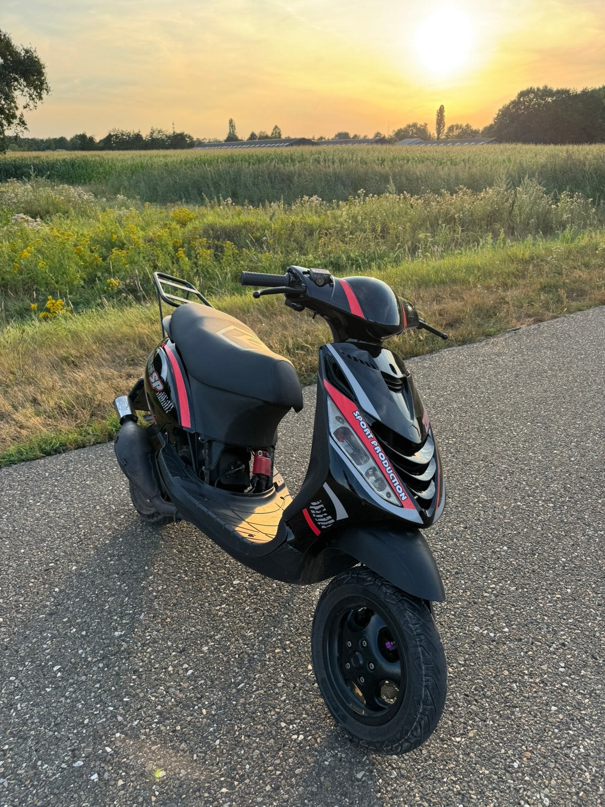 Zip 70cc h2o look, Fietsen en Brommers, Scooters | Piaggio, Zo goed als nieuw, Zip, Tweetakt, Ophalen