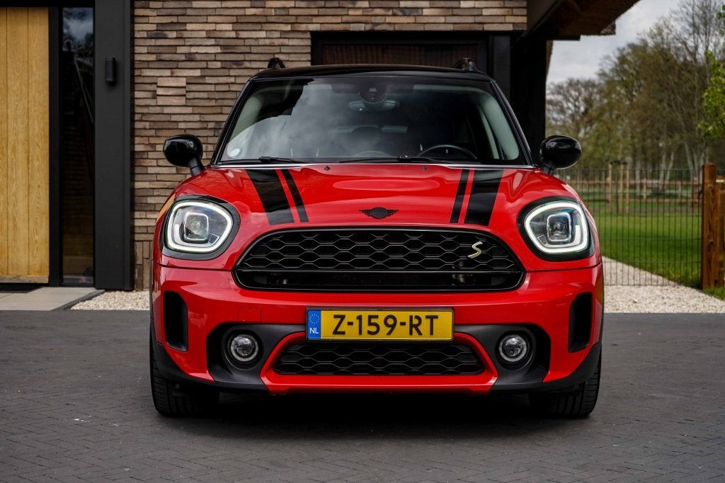 MINI Countryman Cooper SE Classic Trim All4 PHEV Chili-Red S, Auto's, Automaat, Dealer onderhouden, Stof, Gebruikt