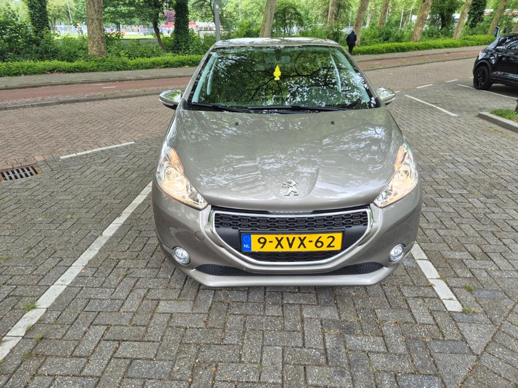 Peugeot 208 1.2 Style 5D | NAP | Trekhaak | Zeer netjes, Auto's, Peugeot, Voorwielaandrijving, 31 €/maand, 1199 cc, Origineel Nederlands