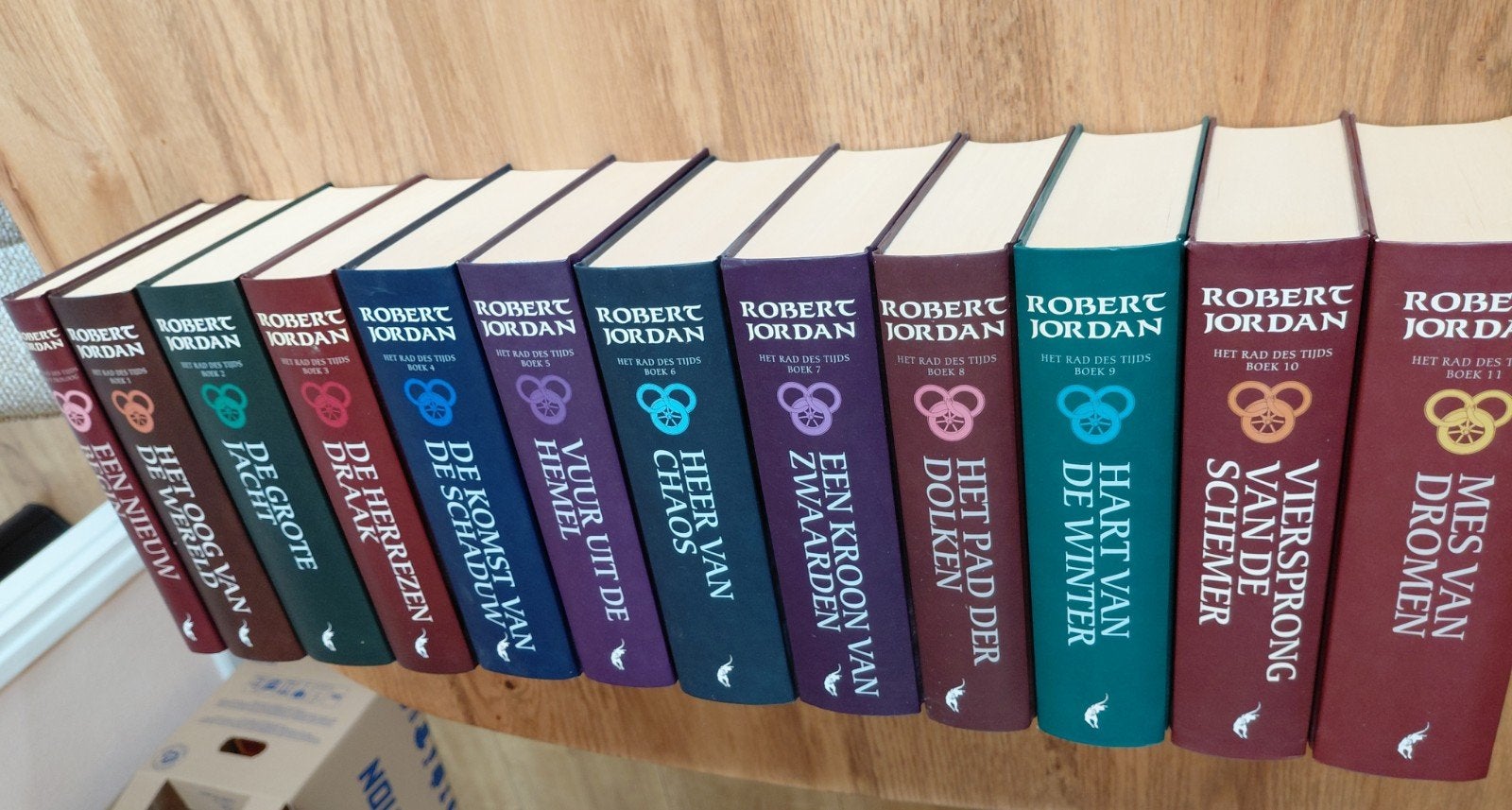 Het Rad des Tijds - Robert Jordan, Boeken, Ophalen of Verzenden, Zo goed als nieuw, Robert Jordan