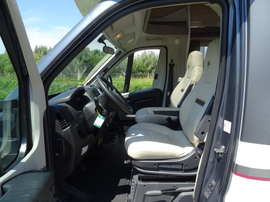 RAPIDO S6 656 F * 9G AUTOMAAT * 160 PK * * 2x AIRCO * QUEENS, Caravans en Kamperen, Campers, Automaat, Ringverwarming, Tot en met 2