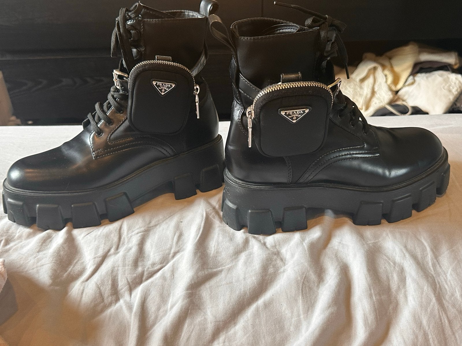 Prada Leren Enkellaarsjes Zwart maat 41, Ophalen of Verzenden, Zo goed als nieuw, Zwart, Lage of Enkellaarzen
