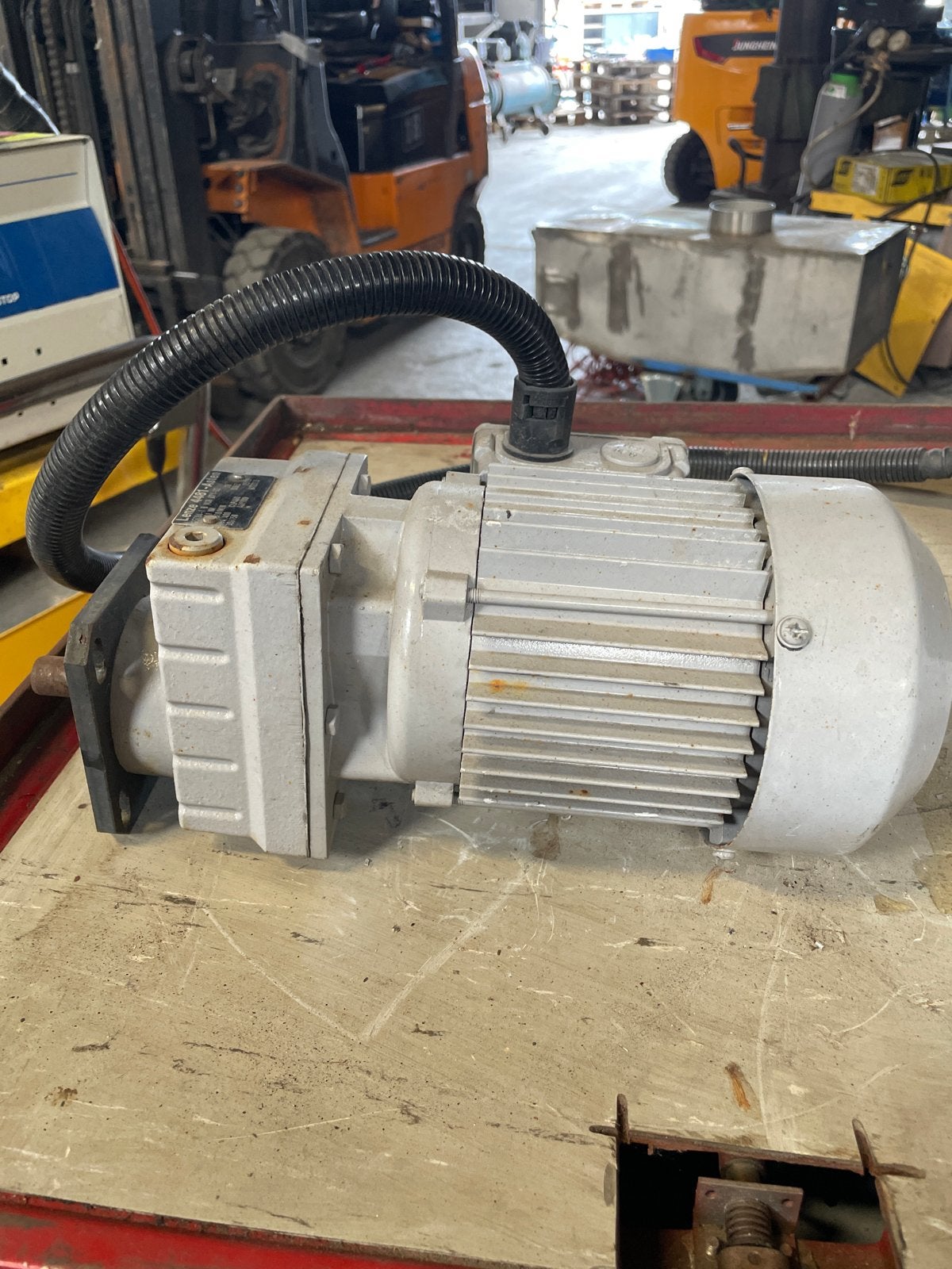 Lenze 4481-Asten Motorreductoren - GST04-1 B VCR 071-32, Ophalen, Gebruikt