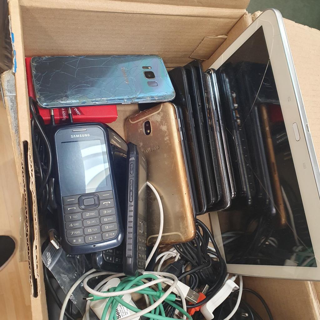 Partij diverse telefoons, laptops, tablets en accessoires, Computers en Software, Android Tablets, 10 inch, Gebruikt, Ophalen of Verzenden