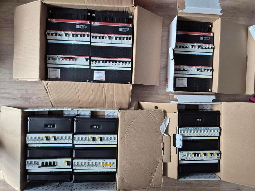 ABB,EATON METERKAST 12 en 20 groepen kracht,zonnepanelen, Doe-het-zelf en Verbouw, Elektra en Kabels, Eaton abb, Ophalen of Verzenden