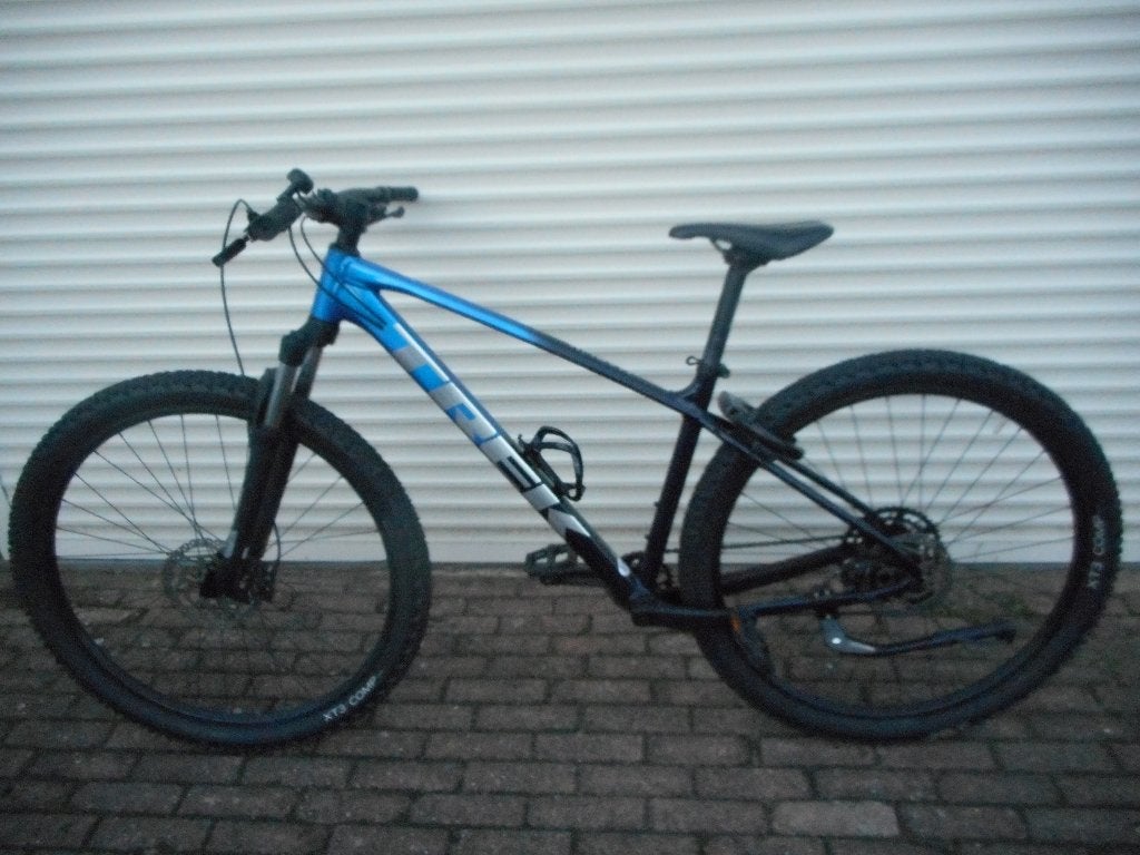 Trek Marlin 5 Gen3 Maat M/L 9 versnellingen