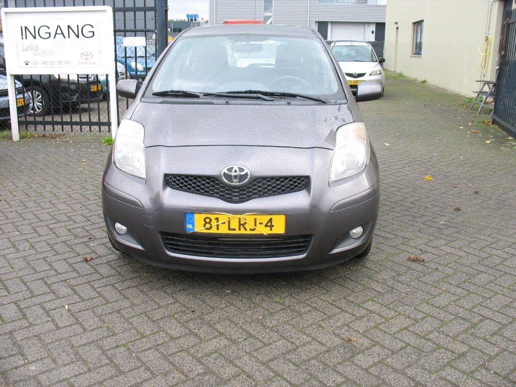 Toyota Yaris 1.3 16V Vvt-i 5DR MMT 2010 Grijs, 40 €/maand, 750 kg, 4 cilinders, 100 pk