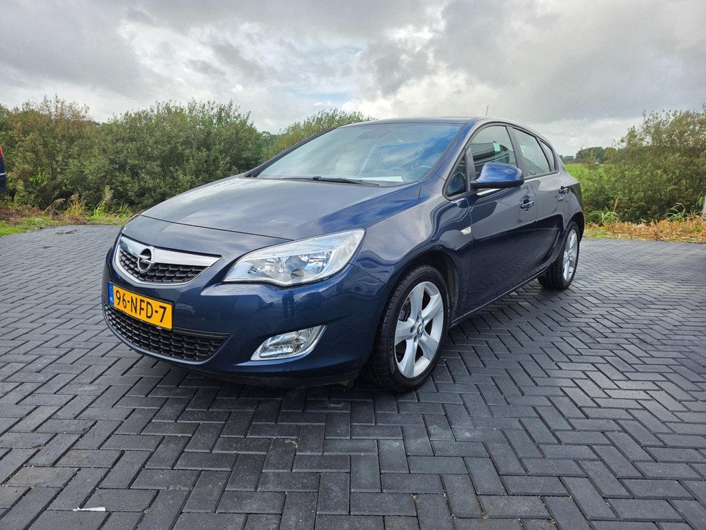 Opel Astra 1.4 Edition 2010 nieuwe APK!, Auto's, Opel, Bedrijf, Te koop, Astra, ABS, Airbags, Airconditioning, Cruise Control