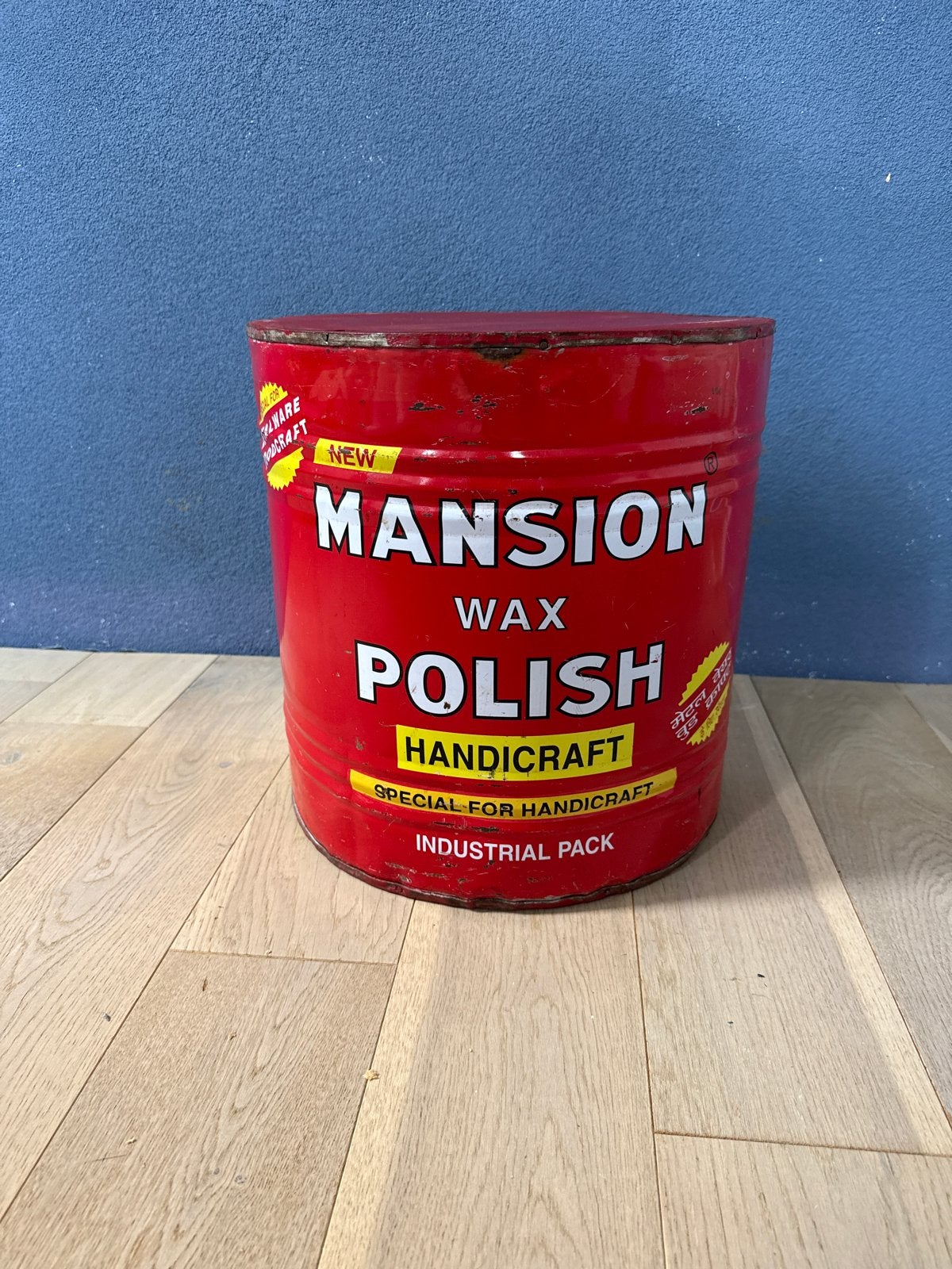 Stoere rode kruk/bijzettafel van Mansion Wax Polish blik, Ophalen, Gebruikt, IJzer