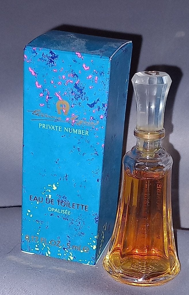 Volle parfum mini Etienne aigner Private number + doosje, Verzamelen, Ophalen of Verzenden, Zo goed als nieuw, Miniatuur, Gevuld