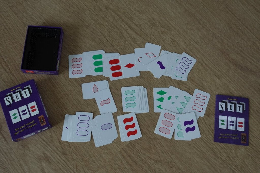 SET, Vijf spelers of meer, Ophalen, Gebruikt, 999 games
