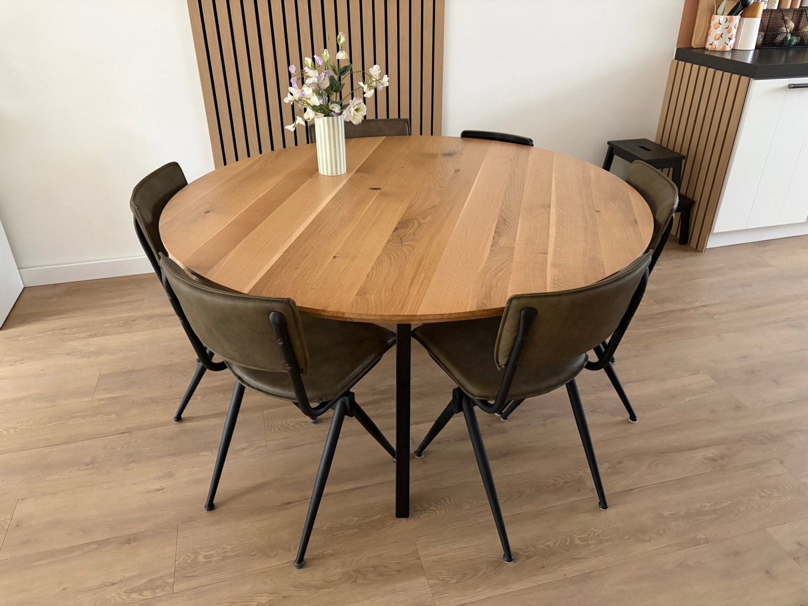 Eiken tafelblad rond (of complete tafel), 150cm, verjongd, Ophalen, 150 tot 200 cm, Zo goed als nieuw, Vijf personen of meer