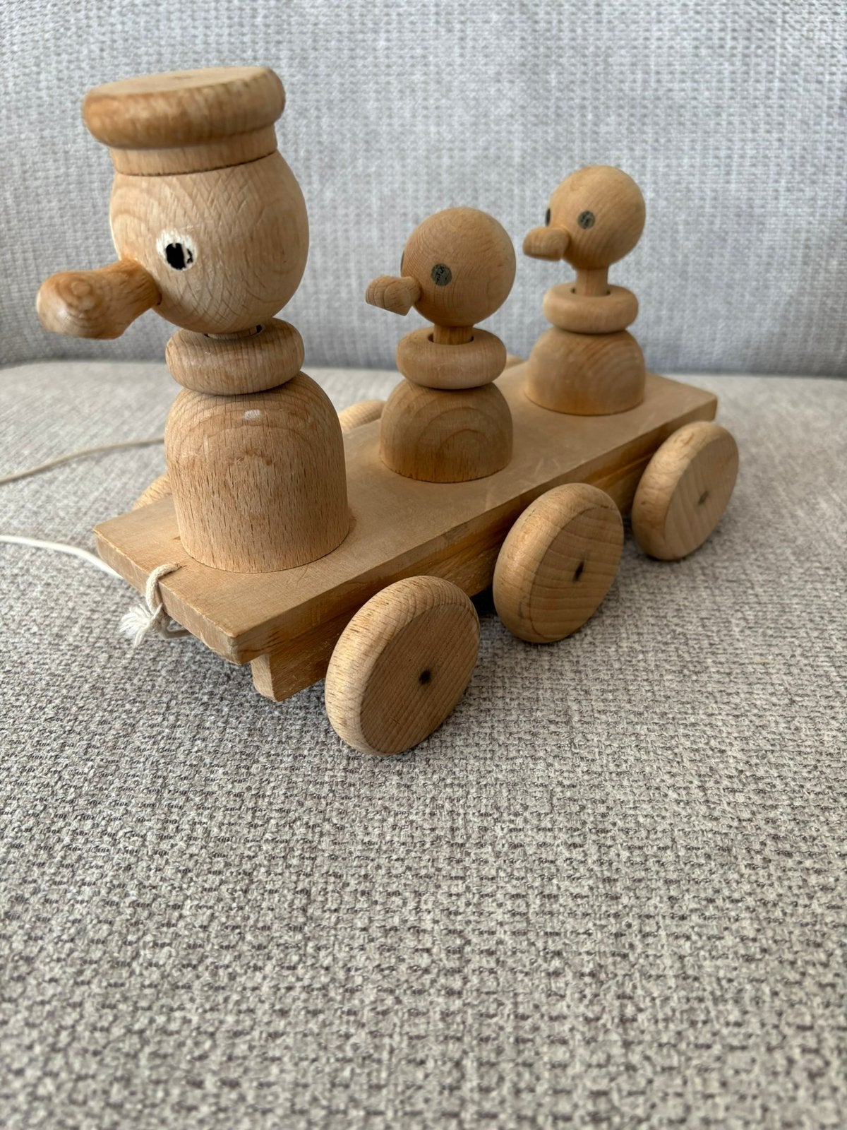 Houten trekeendjes bewegen als het rijdt, Ophalen of Verzenden, Zo goed als nieuw, Duw- of Trekspeelgoed
