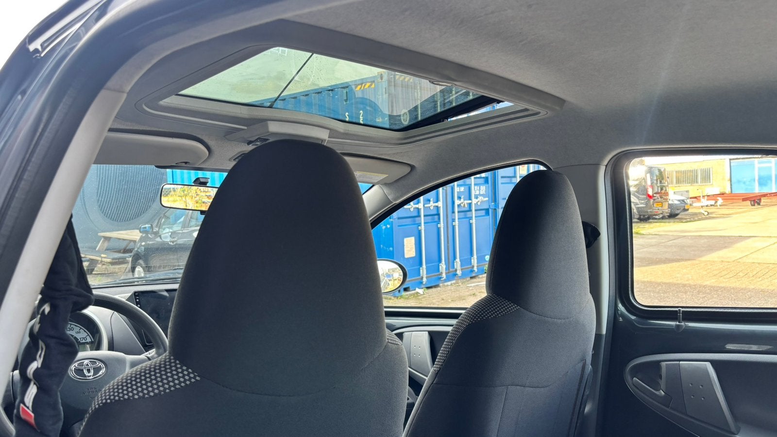 Foto 9 van Toyota Aygo 1.0 12V|APK|AIRCO|ELRAMEN|SCHUIFDAK|UNIEK!!