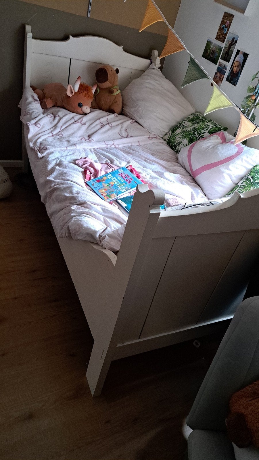 Antiek bed 190x80 cm met matras en tekst, Huis en Inrichting, Slaapkamer | Bedden, Ophalen
