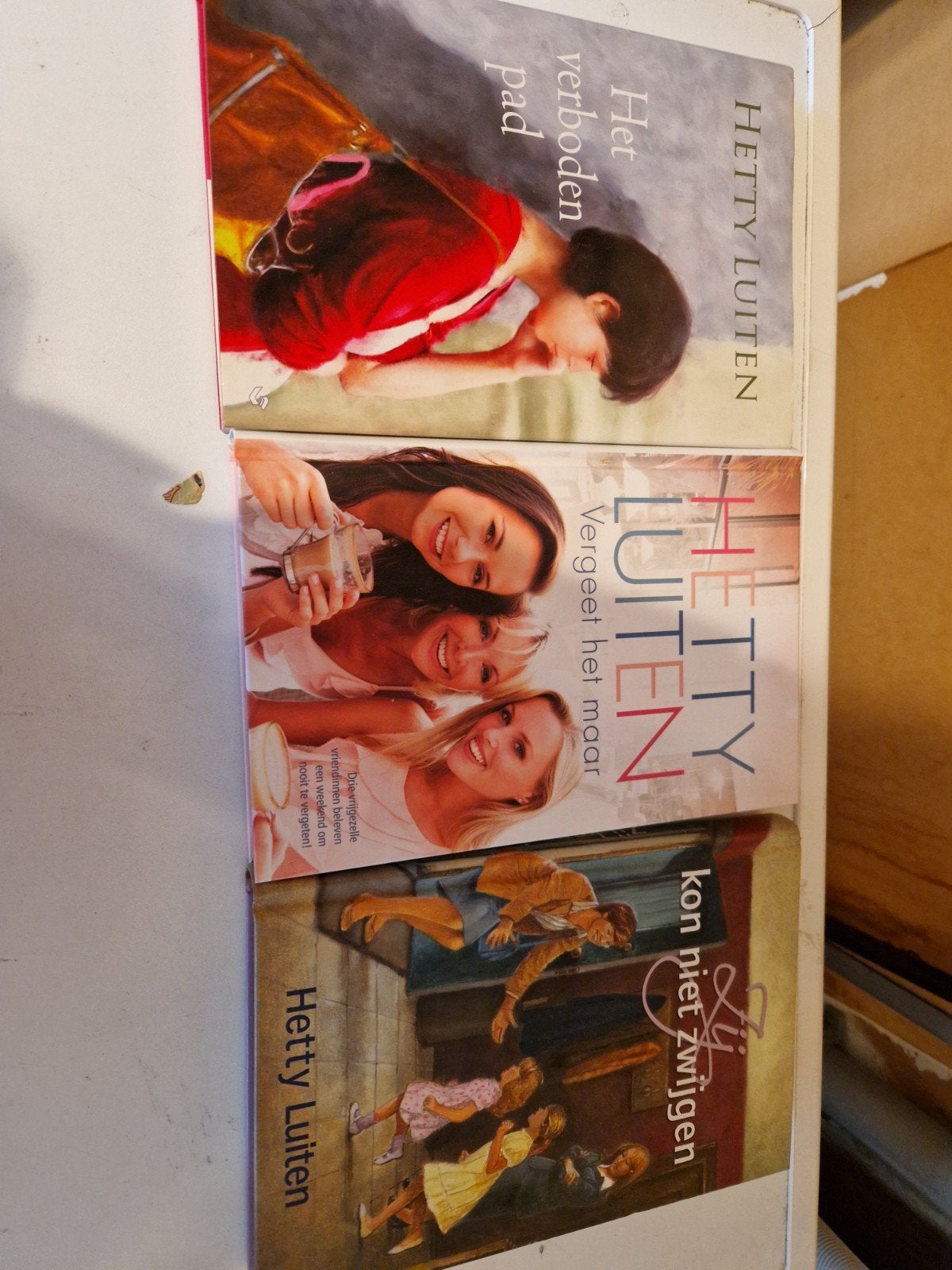 3 romans van Hetty Luiten: Liefde, spanning en intrige, Ophalen of Verzenden, Gelezen, Hetty Luiten