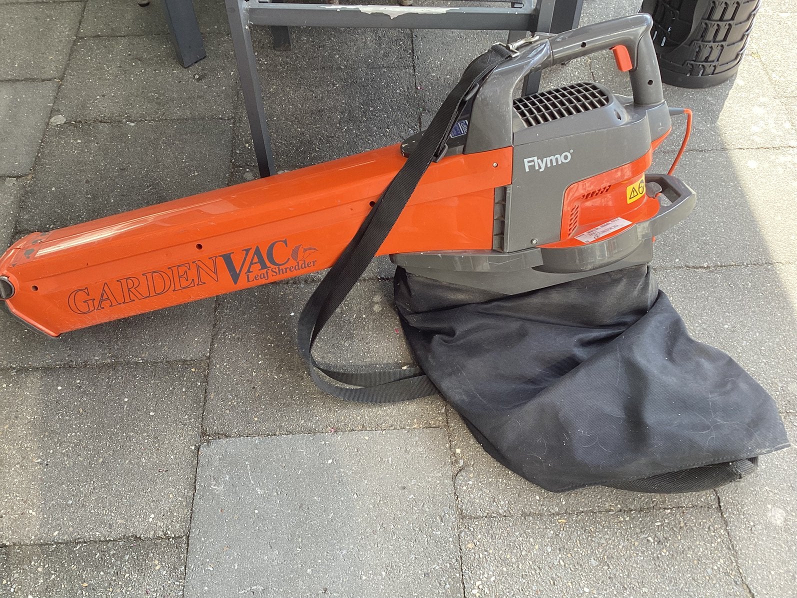 Flymo gv750S bladblazer, Tuin en Terras, Ophalen, Gebruikt, Met opvangzak, Ruggedragen