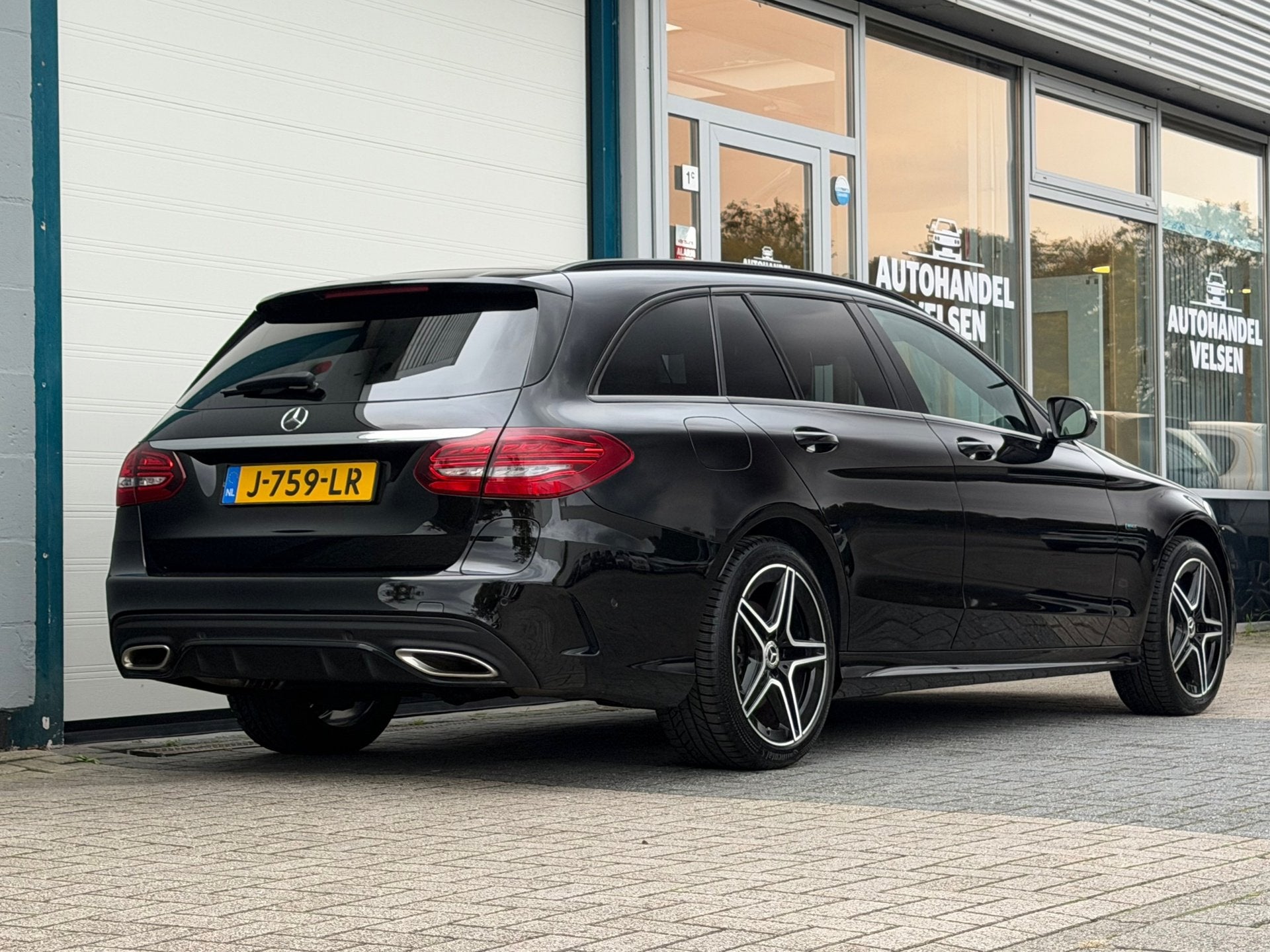 Mercedes-Benz C-klasse Estate 300 e Business Solution AMG Li, Achterwielaandrijving, Euro 6, Zwart, Automatische klimaatregeling