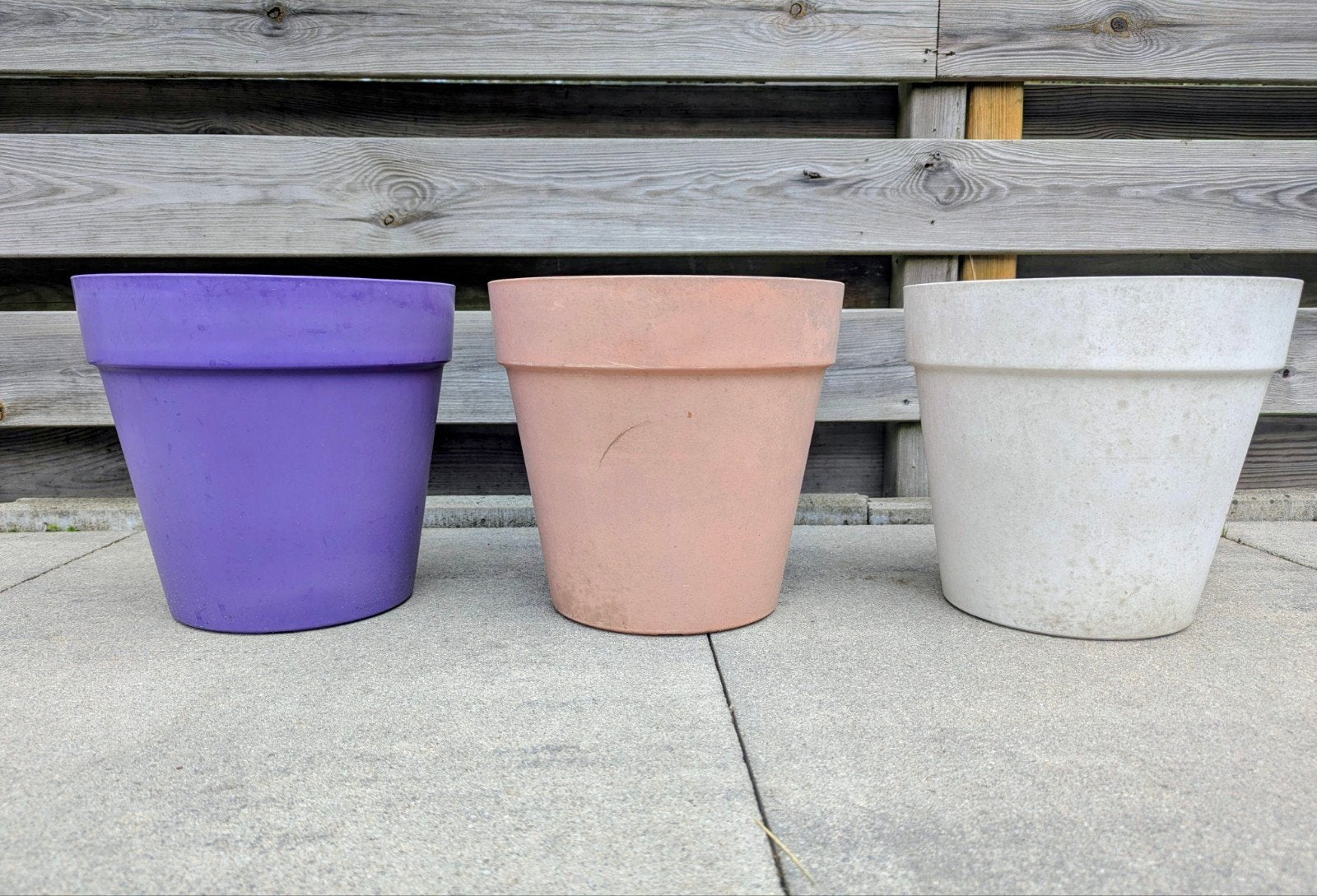 Set van 3 gekleurde kunststof potten met waterreservoir, Tuin en Terras, Ophalen, Kunststof, Gebruikt, Rond