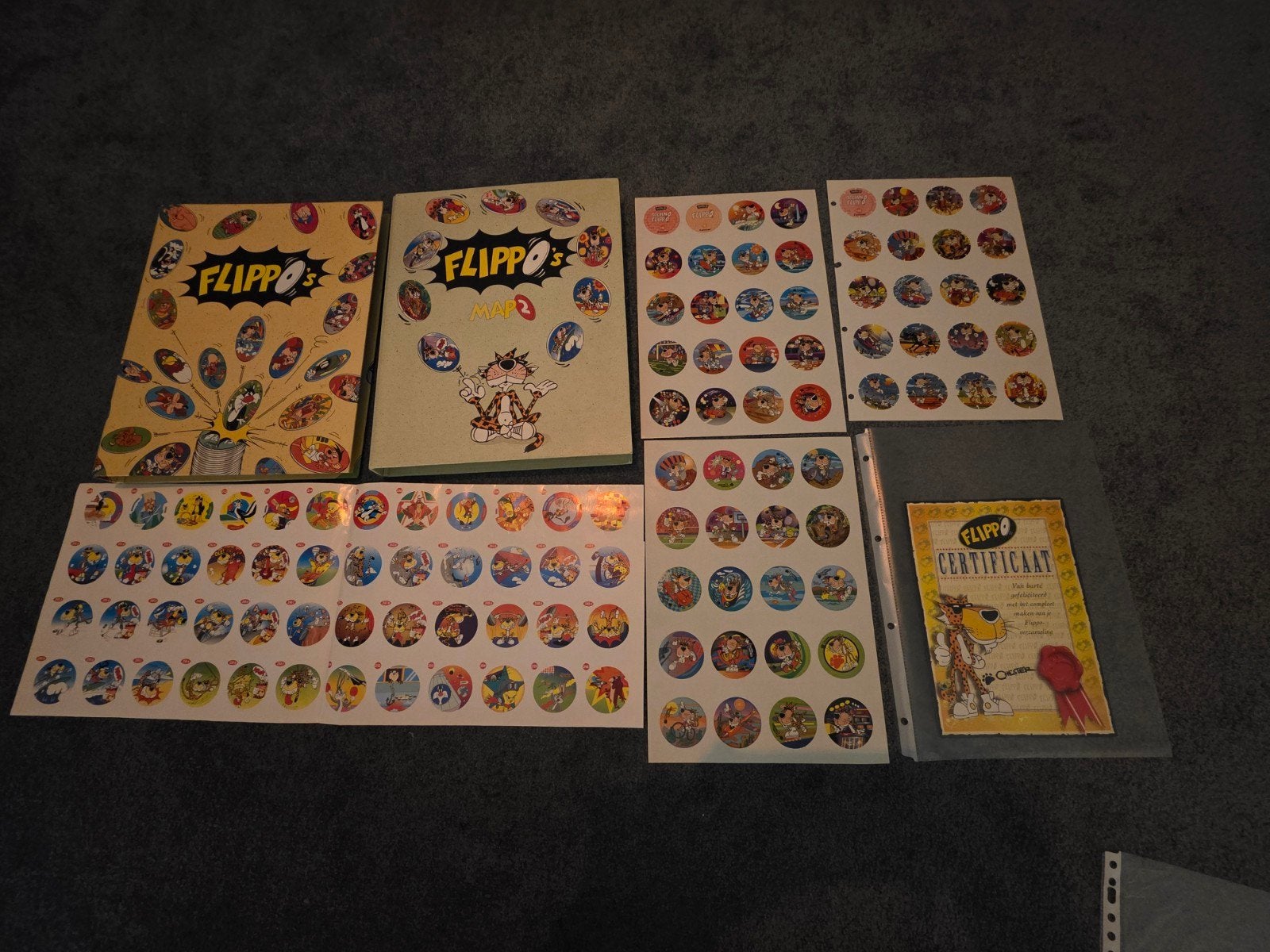 Complete set flippo map 1&2 met certificaat en extra's, Verzamelen, Flippo's, Ophalen of Verzenden, Winter, Losse flippo's