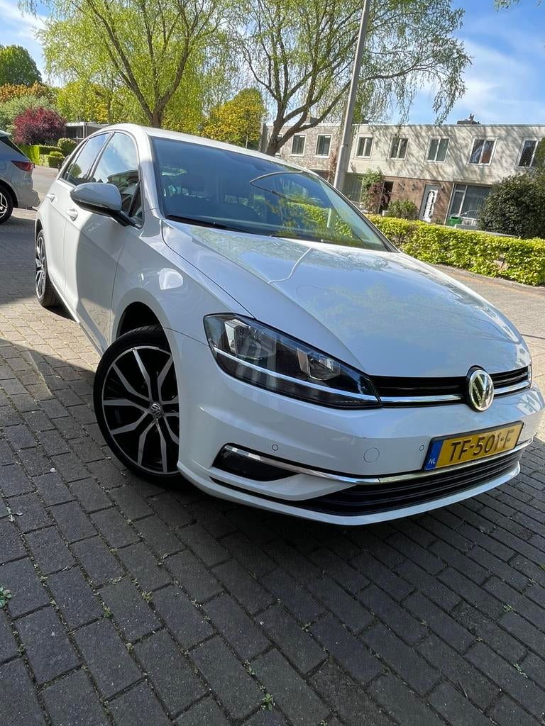 Volkswagen Golf 7.5 1.0 Touchscreen Full option Origineel NL, Auto's, Wit, Origineel Nederlands, Handgeschakeld, 3 cilinders