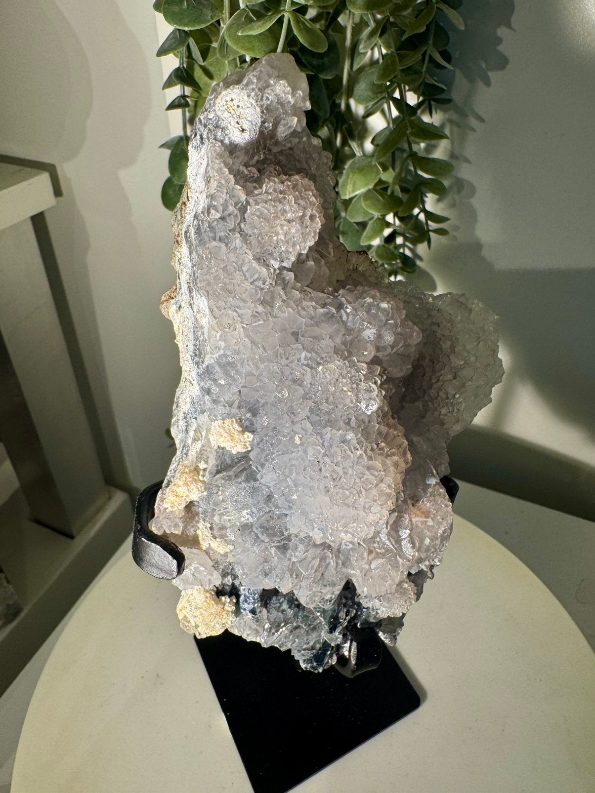 Zeoliet amethist op standaard, Ophalen of Verzenden, Mineraal