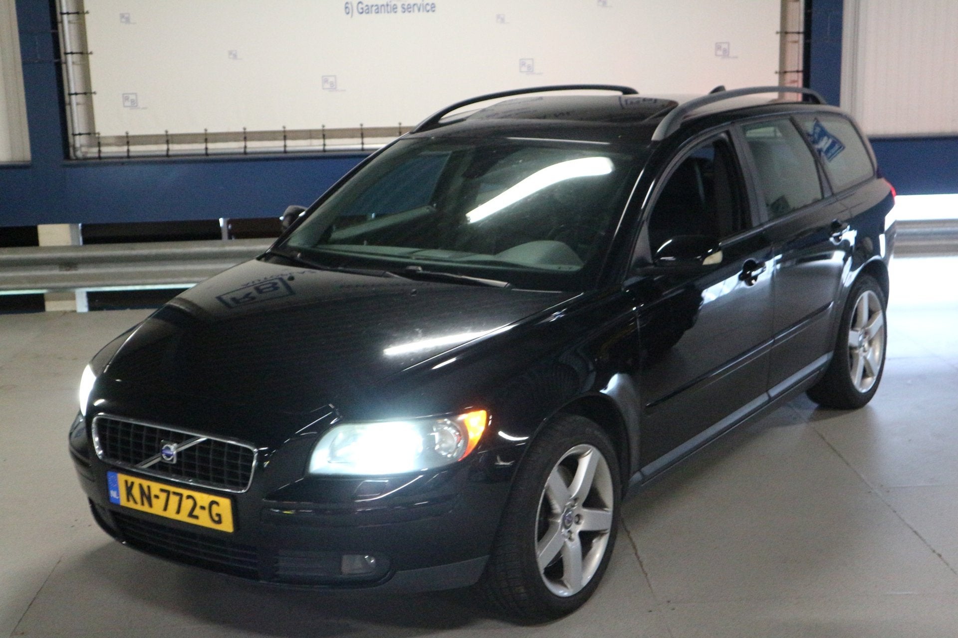 Volvo V50 2.5 T5 AWD Summum / Schuifdak / APK 8 2027 ! ! !, Automaat, Gebruikt, 700 kg, Vierwielaandrijving