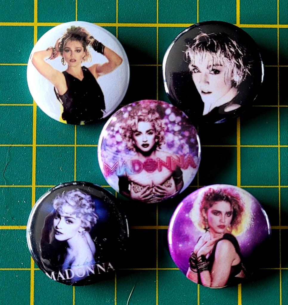 Madonna buttons (2), Verzenden, Nieuw, Overige typen