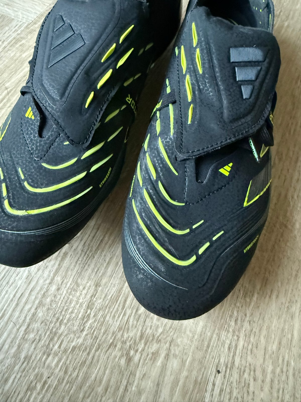 Adidas Predator Voetbalschoenen - Zwart/Geel, Sport en Fitness, Voetbal, Maat XS of kleiner, Ophalen of Verzenden, Zo goed als nieuw