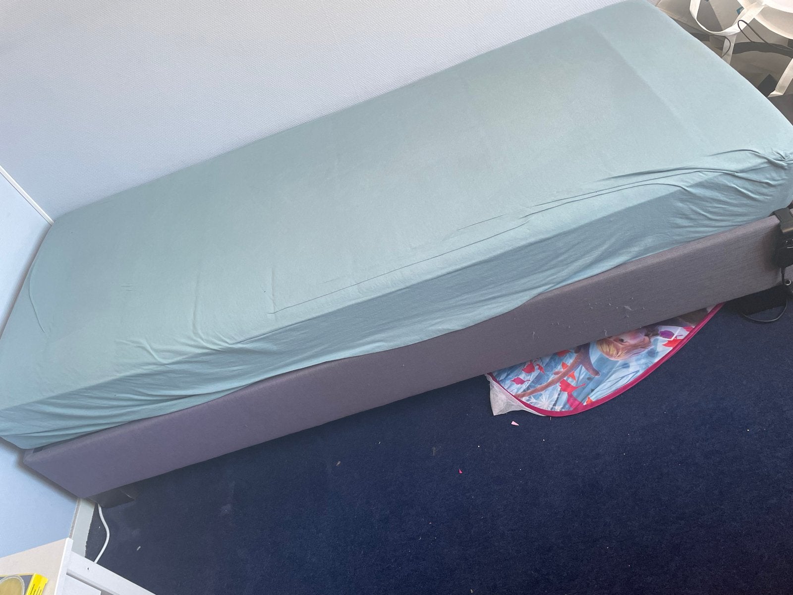 Bed met verstelbare bedbodem, z.g.a.n. 80x200, Ophalen, Eenpersoons, Zo goed als nieuw, 80 cm
