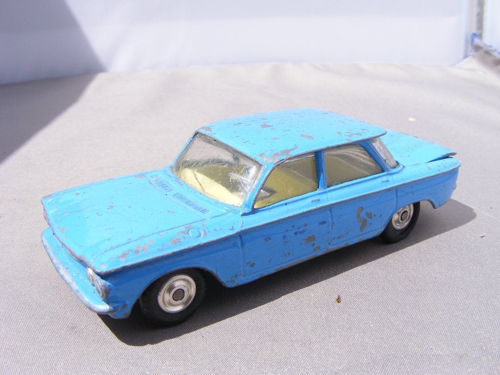 1960 Chevrolet Corvair, Corgi toys 229, Hobby en Vrije tijd, Modelauto's | 1:43, Ophalen of Verzenden, Gebruikt, Auto, Corgi