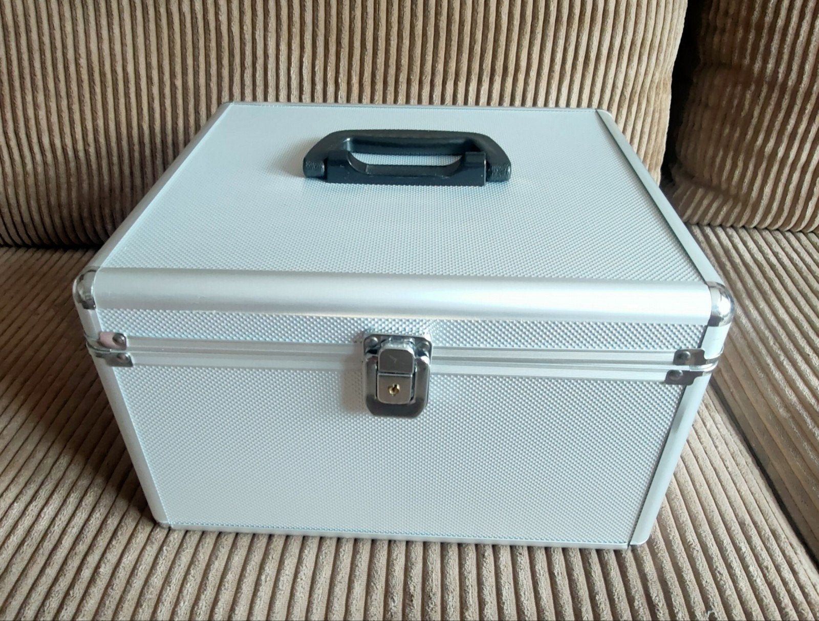 Aluminium CD/DVD opbergkoffer met sleutel - 300 discs, 150 discs of meer, Ophalen of Verzenden, Zo goed als nieuw, Metaal