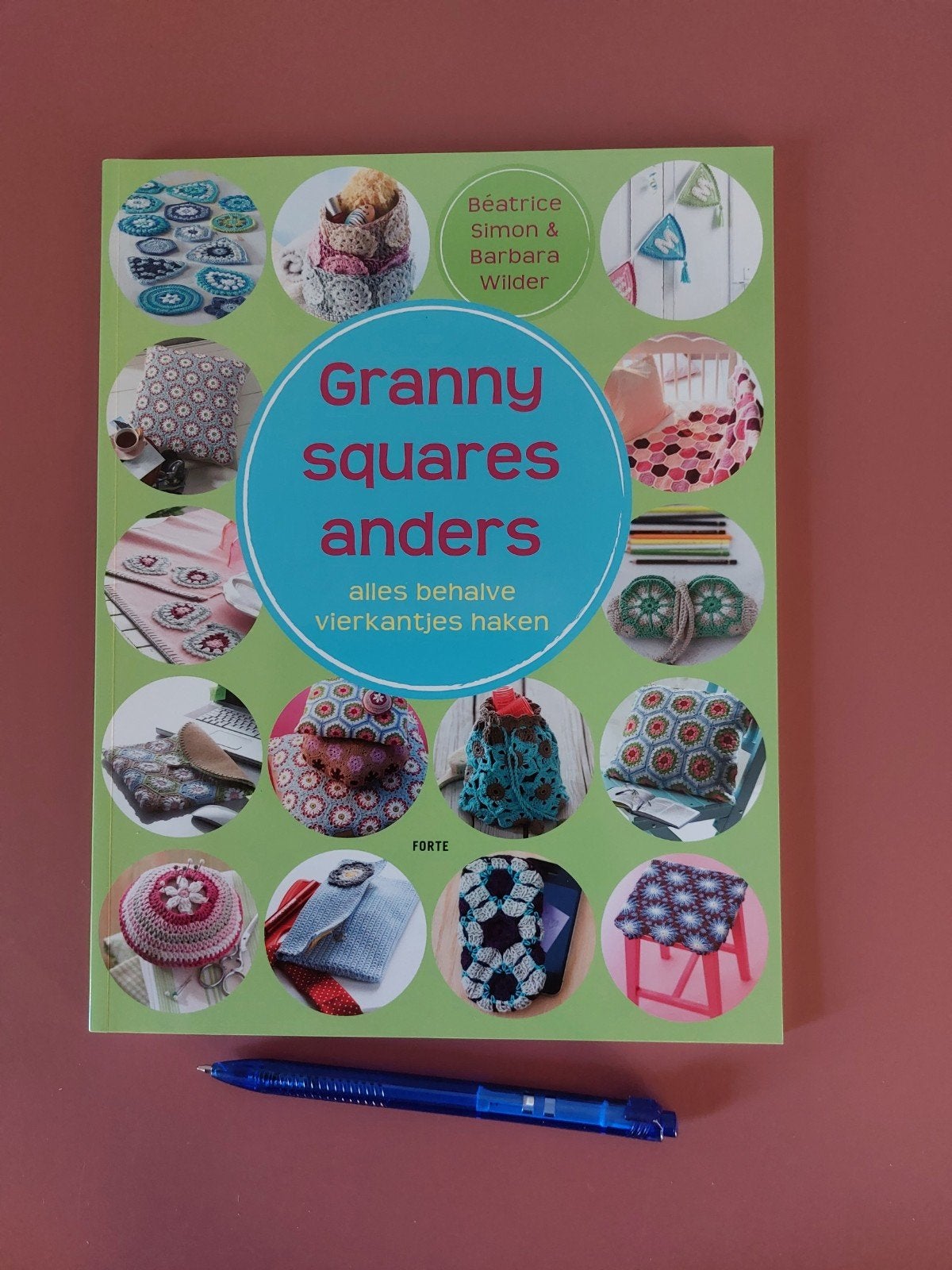 Granny Squares Anders. Forte., Hobby en Vrije tijd, Ophalen of Verzenden, Zo goed als nieuw, Haken, Patroon of Boek