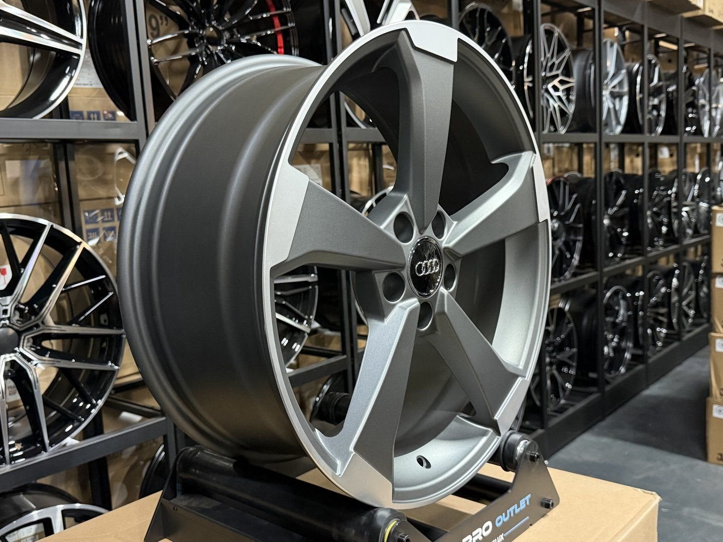 19 inch Audi ROTOR STYLE velgen A3 S3 RS3 A4 Q3 Q5 Golf 7 8