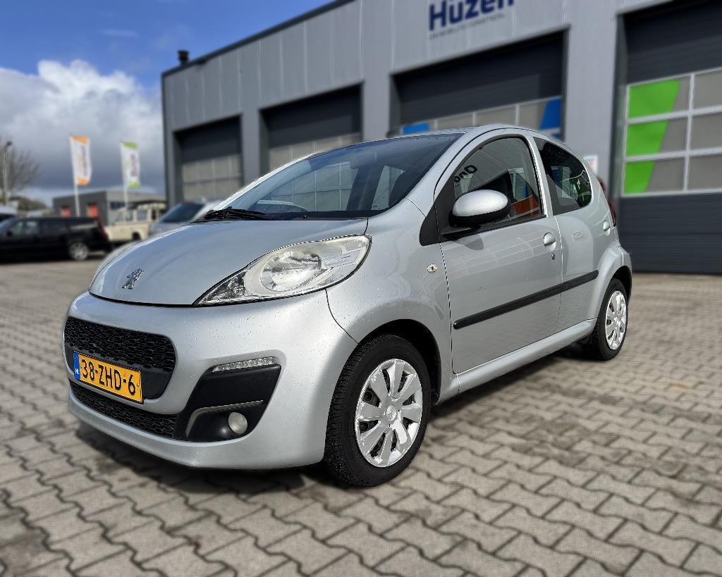 Peugeot 107 1.0 12V 5DR 2012 / Nieuwe apk, Voorwielaandrijving, Stof, 4 stoelen, Bedrijf