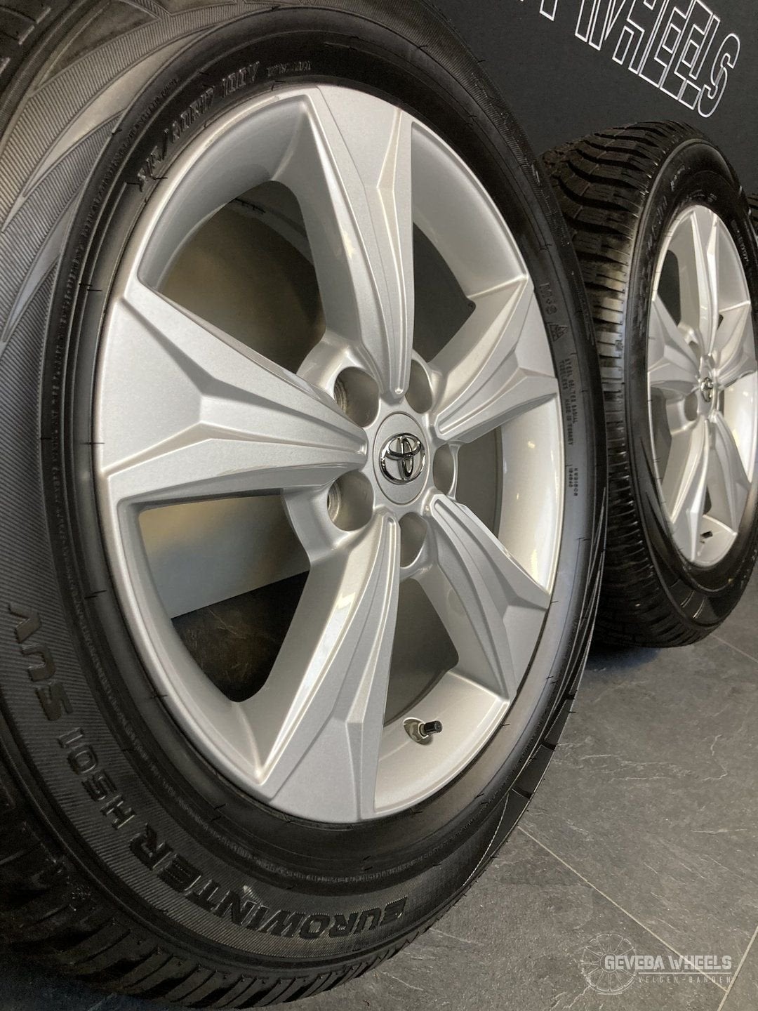 17” originele Toyota C-hr velgen + winterbanden 5x114.3 TPMS, Auto-onderdelen, Banden en Velgen, -, -, Banden en Velgen, 17 inch