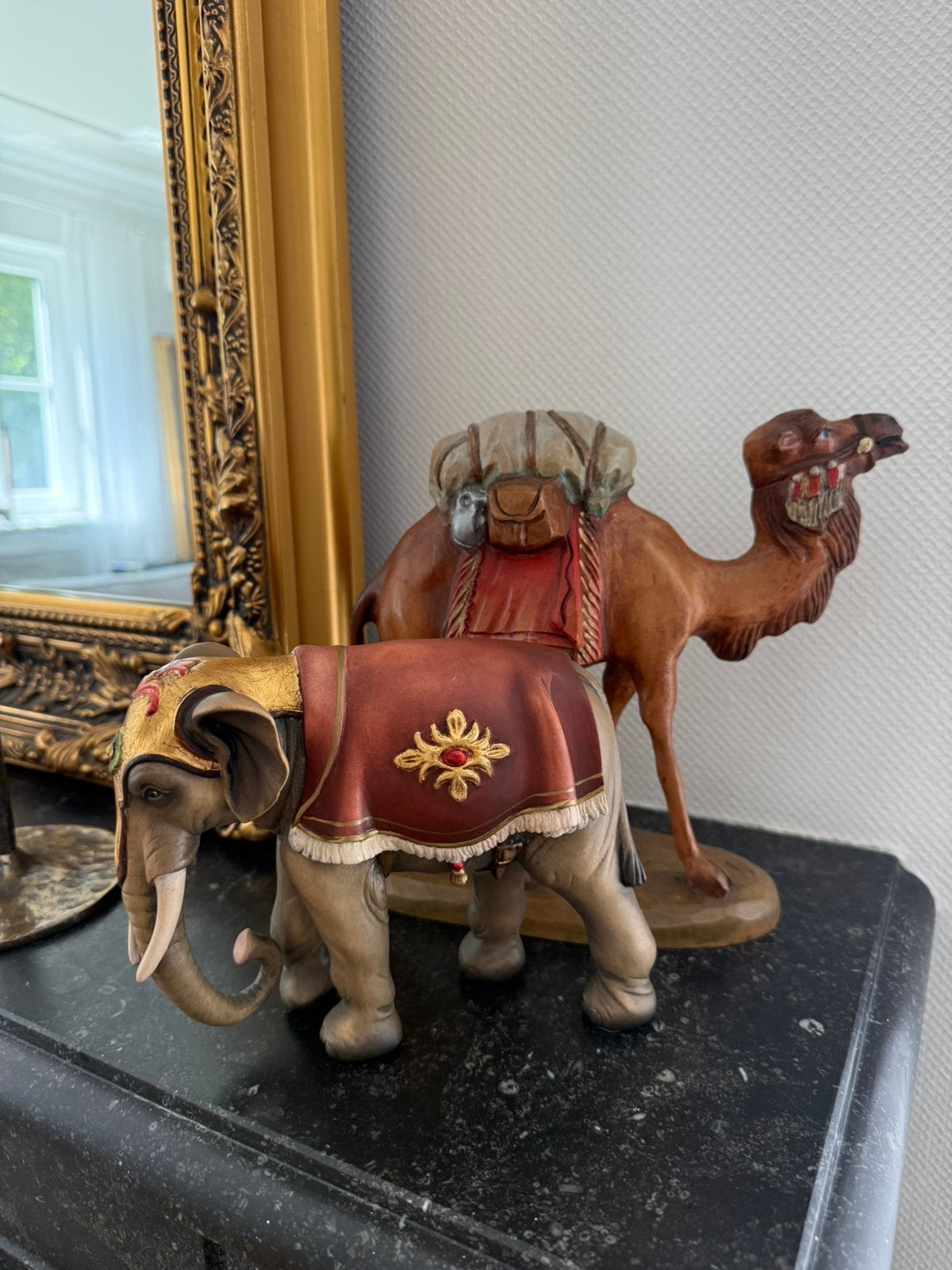 Handgesneden houten olifant & kameel, Ciajea Selva Gardena, Verzamelen, Beelden en Beeldjes, Ophalen, Zo goed als nieuw, Dier