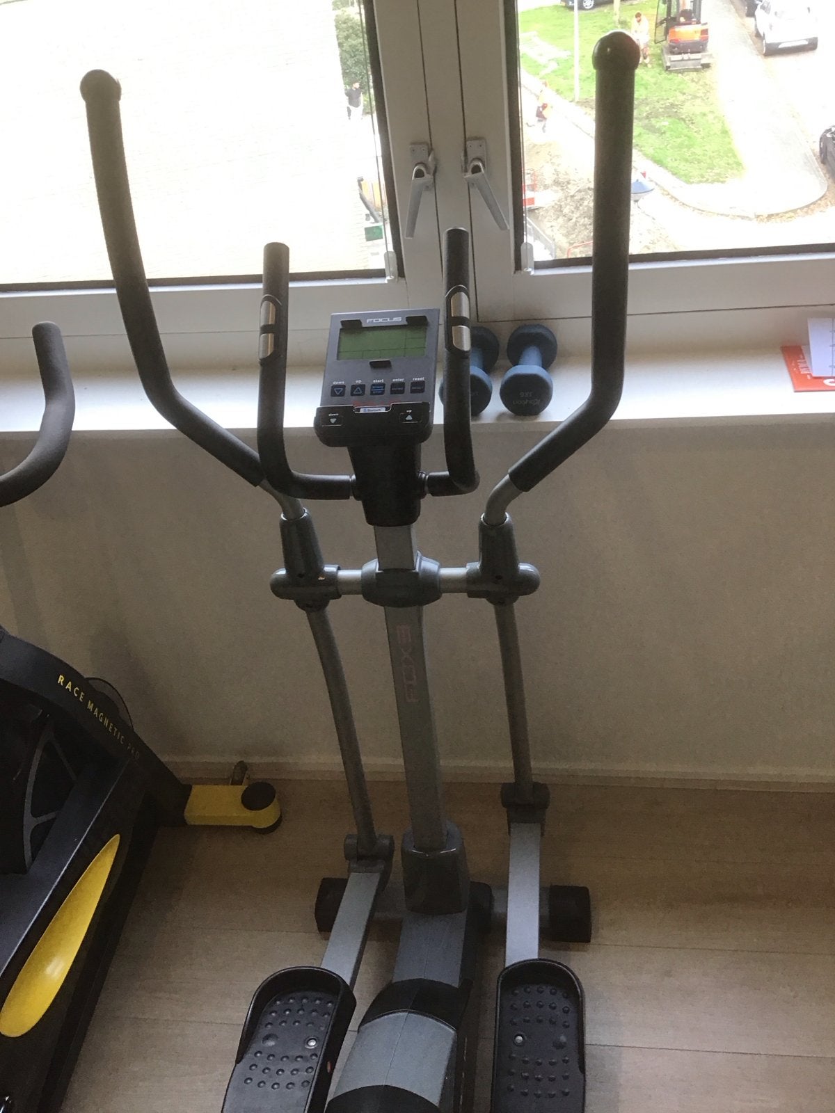Focus Fitness Fox 3 Plus Crosstrainer - Zo goed als nieuw, Ophalen, Zo goed als nieuw, Benen, Crosstrainer