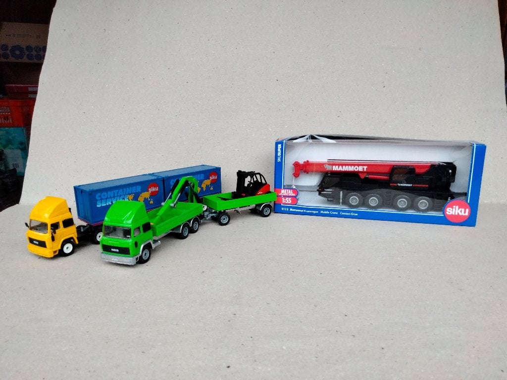 Siku speelgoedvoertuigen set: vrachtwagens en kraan, Hobby en Vrije tijd, Ophalen of Verzenden, Zo goed als nieuw, Bus of Vrachtwagen