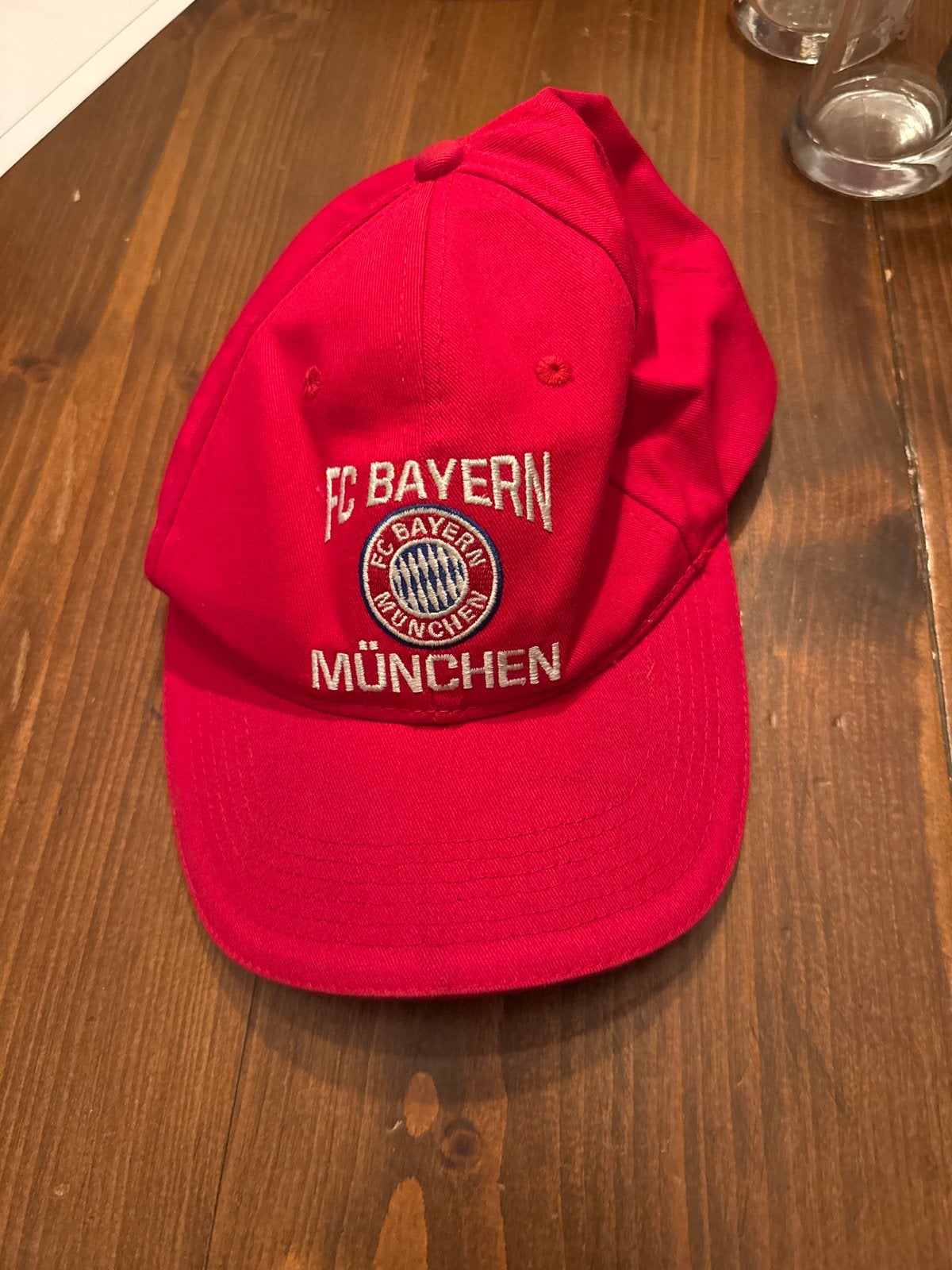 FC Bayern München Pet - Rood, Ophalen of Verzenden, Zo goed als nieuw