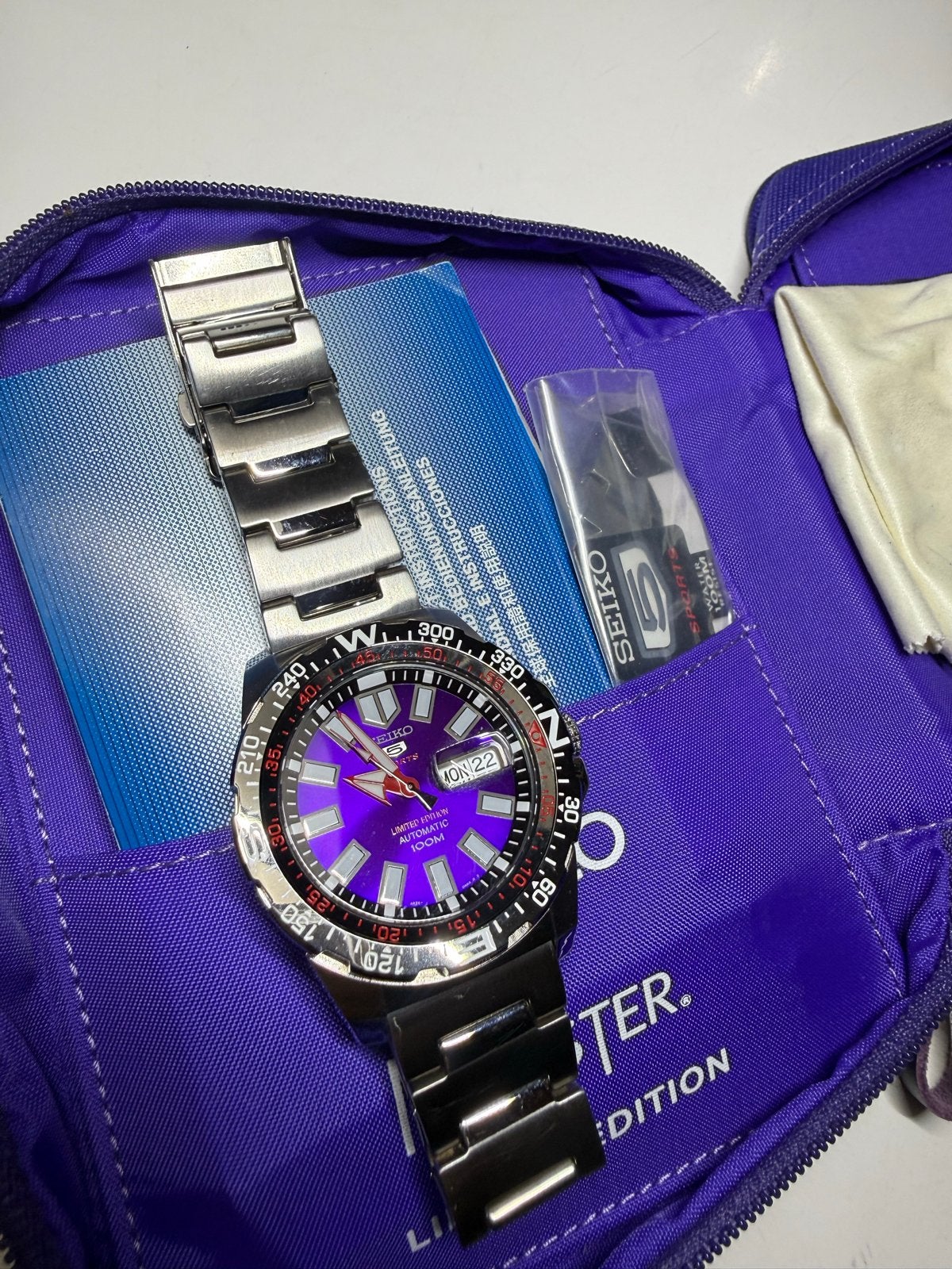 Seiko SRPB75 Purple Mini Monster Limited Edition-1700 stuks, Sieraden, Tassen en Uiterlijk, Horloges | Heren, Ophalen, Seiko, Staal