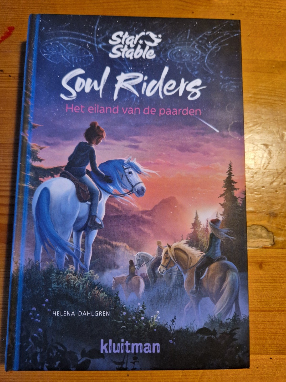 Star Stable Soul Riders: Het eiland van de paarden, Ophalen of Verzenden, Zo goed als nieuw, Helena Dahlgren, Fictie