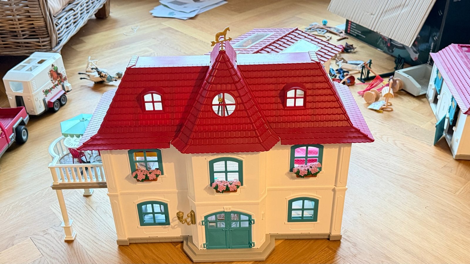 Schleich diverse horse huizen met veel paarden en poppetjes, Ophalen, Zo goed als nieuw