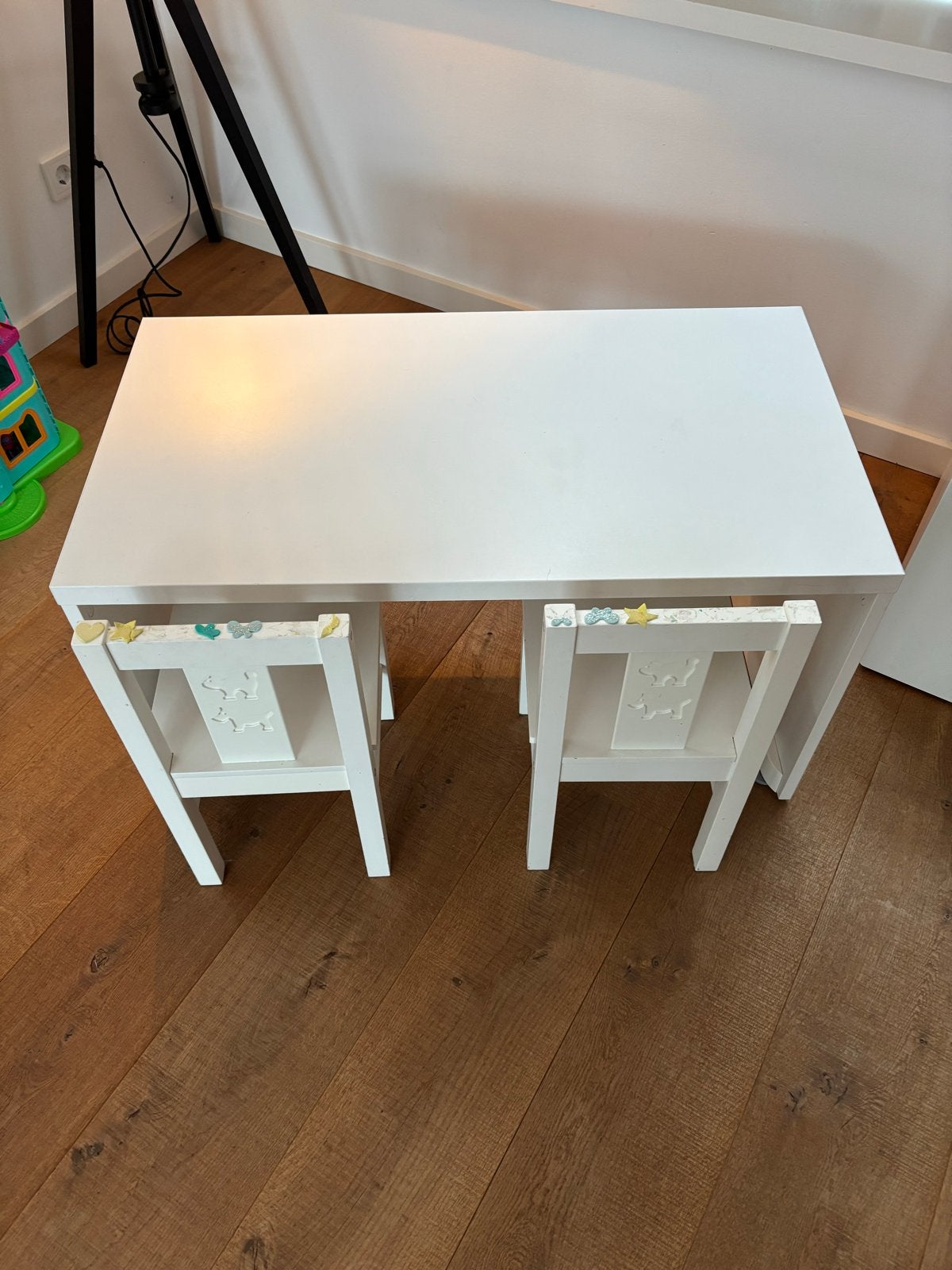Witte kinder speeltafel met twee stoeltjes, Ophalen, Gebruikt, Tafel(s) en Stoel(en)